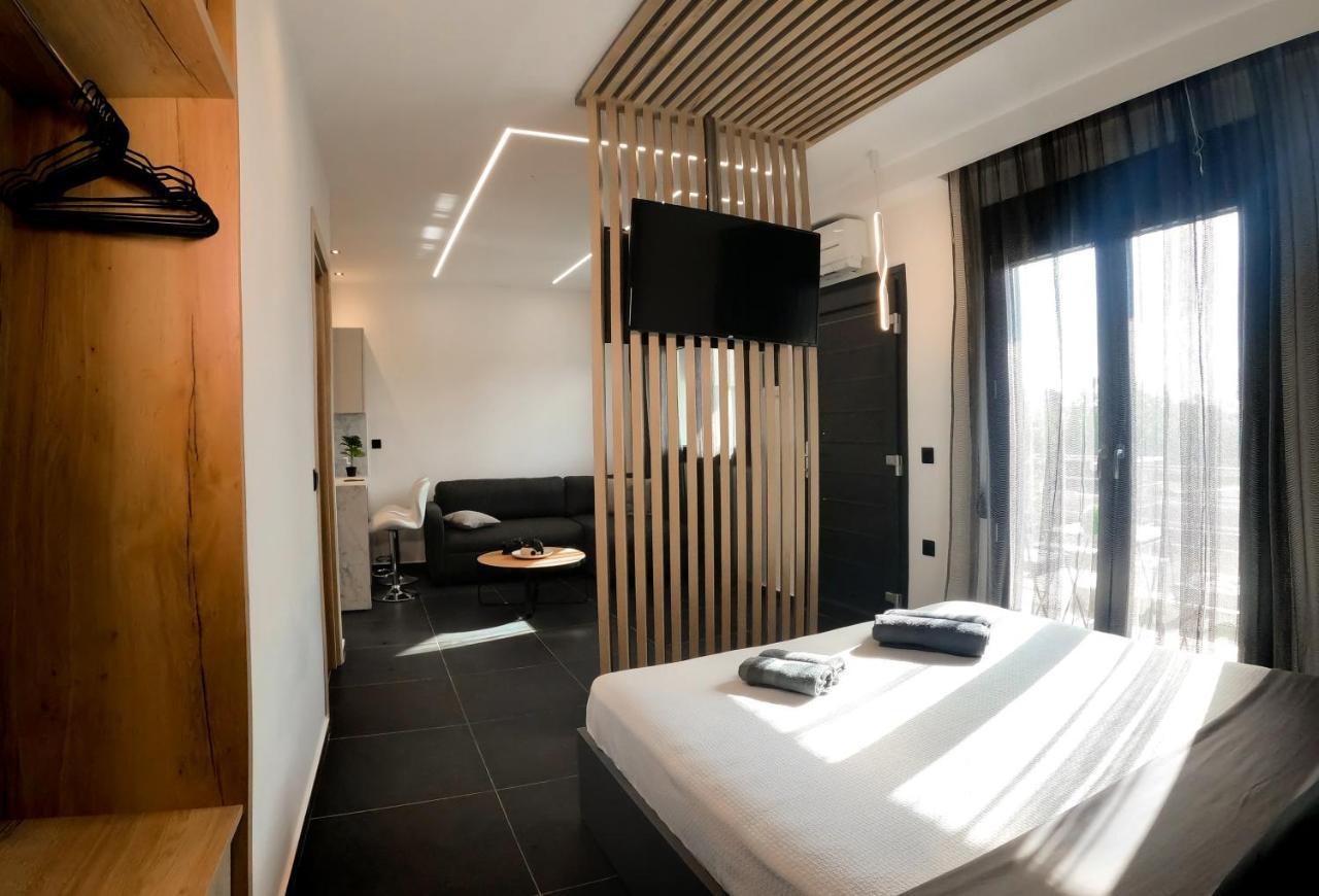 Berries Luxury Apartments Nea Moudania Exterior foto