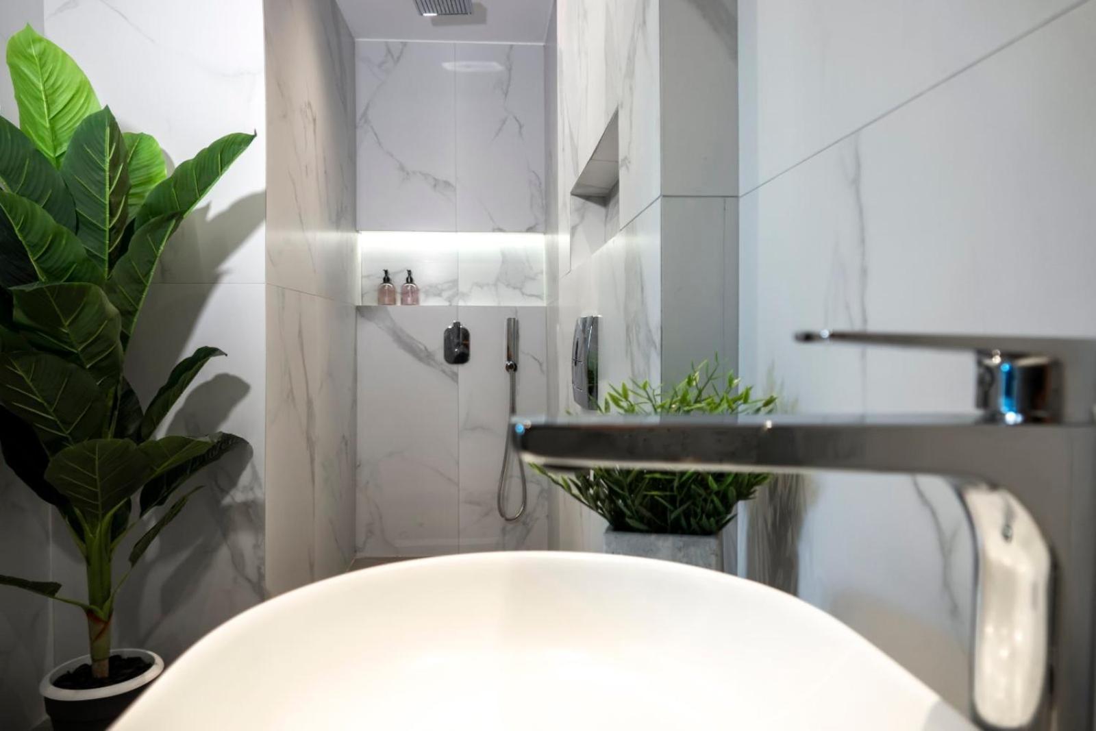 Berries Luxury Apartments Nea Moudania Exterior foto